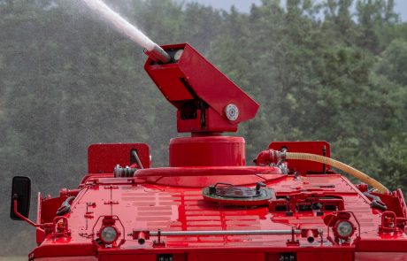 Auch die modifizierten Löschpanzer vom Typ „Marder“ sind mit der Hochdruck-Wirbel-Löschtechnologie von protectismundi ausgestattet. Sie erlauben neben der hocheffizienten Brandbekämpfung in Extremsituationen auch die schnelle und sichere Bergung von Menschen.